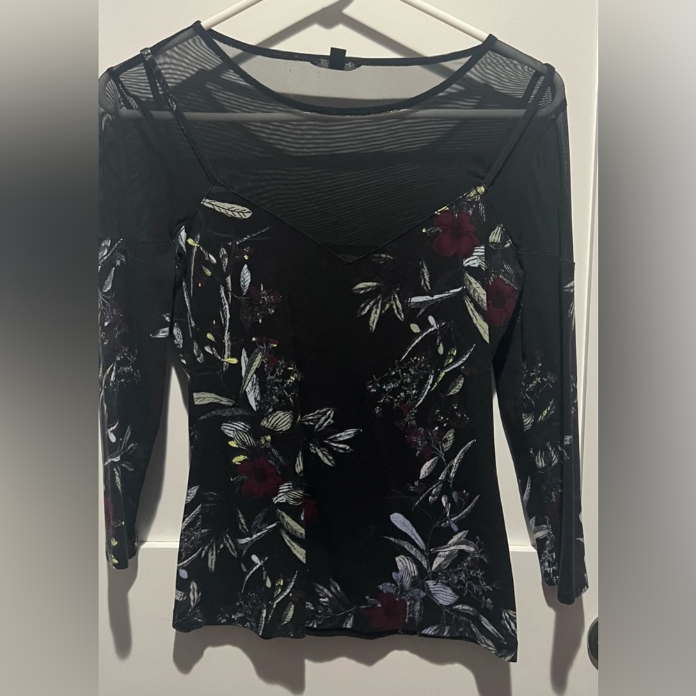 Women’s Guess top with mesh sleeves